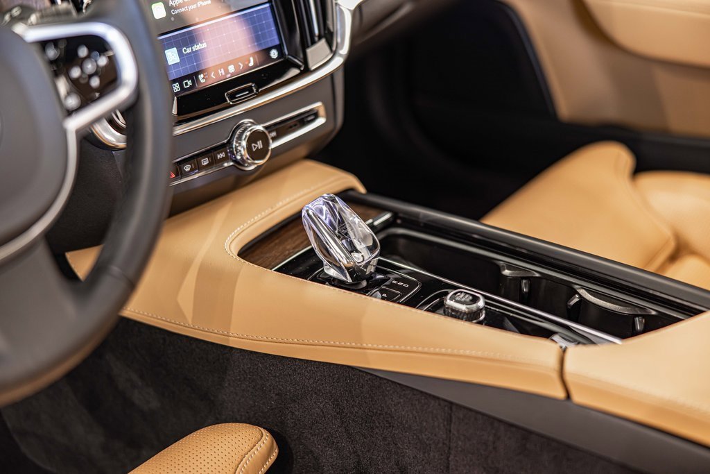 Used 2023 Volvo V90 B6 Cross Country Ultimate w/ Climate Package image 22