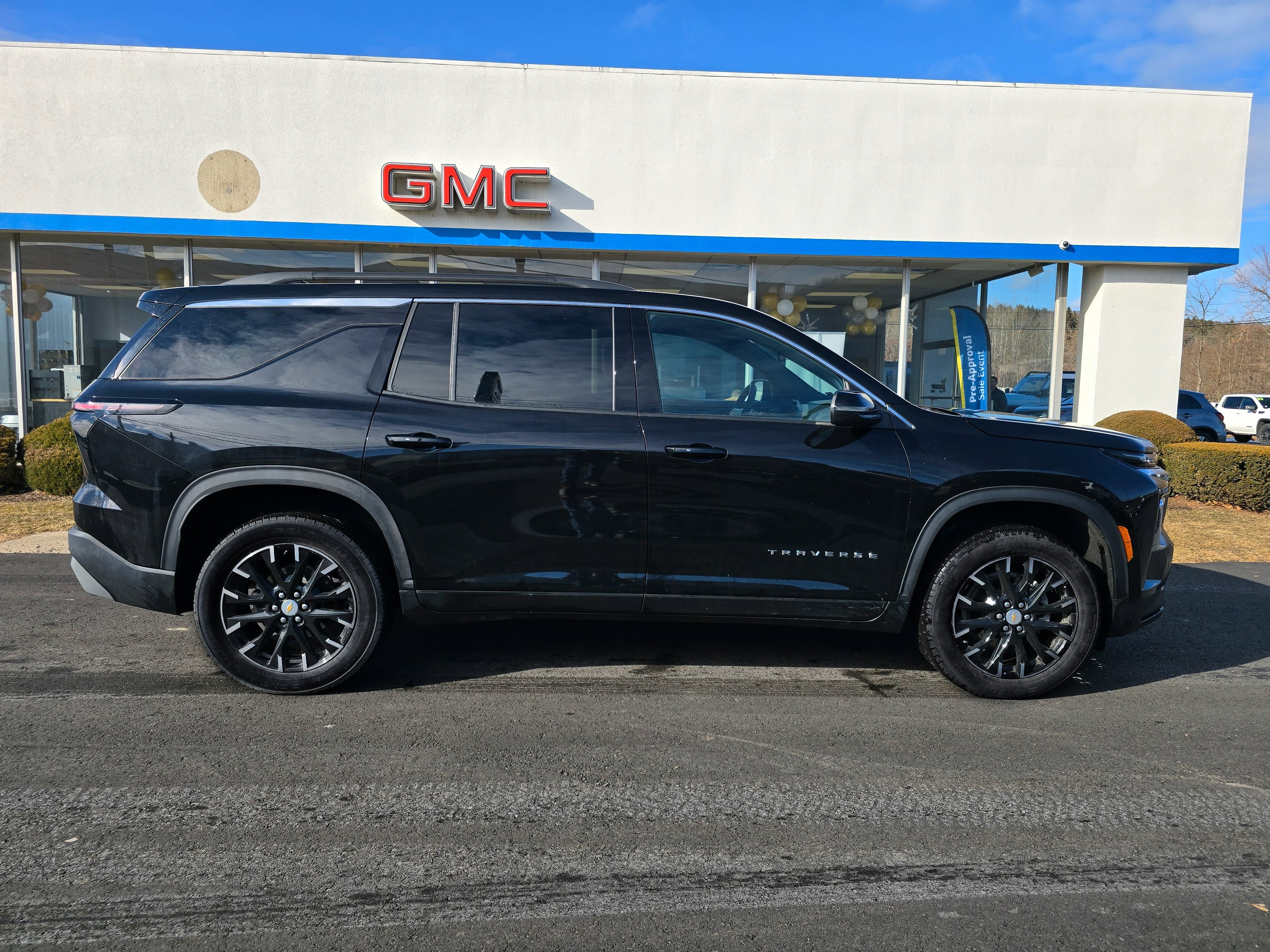 Used 2025 Chevrolet Traverse LT w/ Sun and Wheel Package video 4