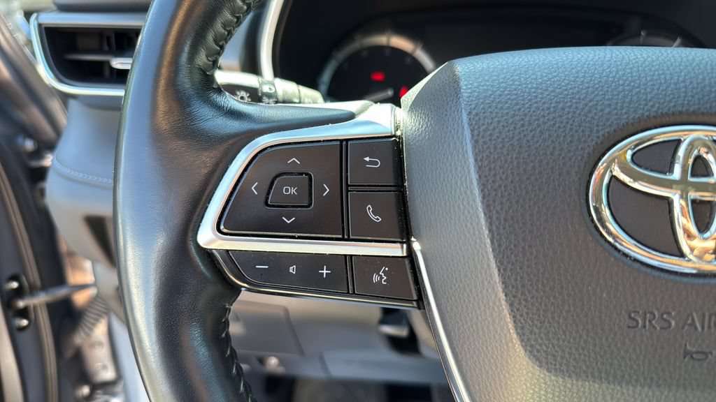 Used 2021 Toyota Highlander Limited AWD/4WD image 25