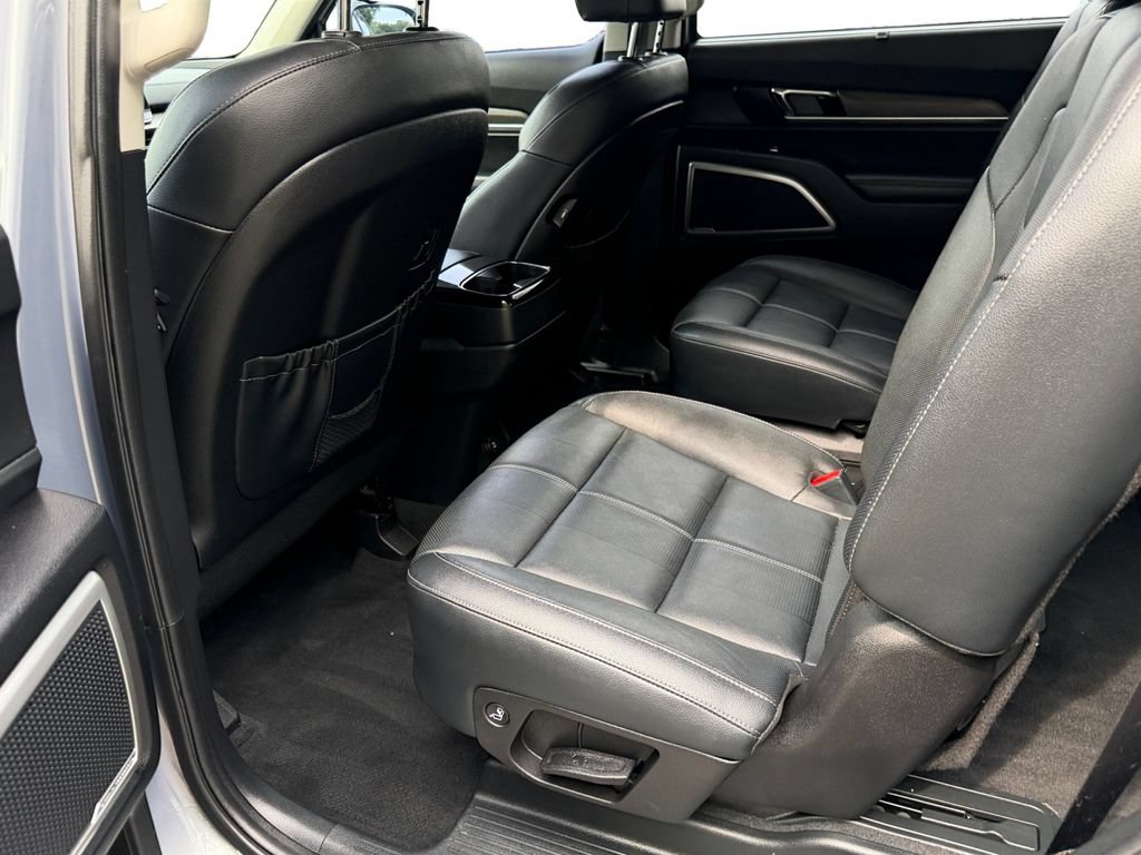 Used 2022 Kia Telluride EX w/ EX Premium Package FWD image 12
