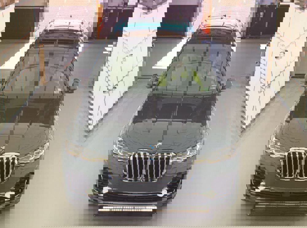 Used 2019 BMW X7 xDrive50i w/ Premium Package image 3