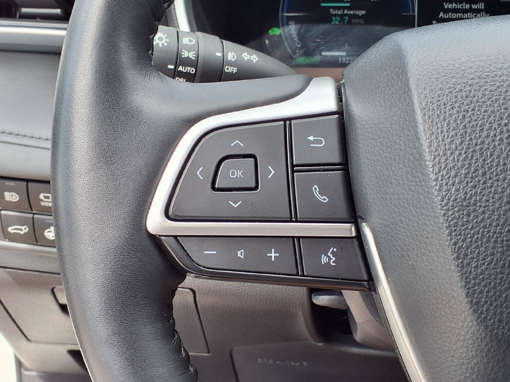 Used 2025 Toyota Highlander Limited AWD/4WD image 34