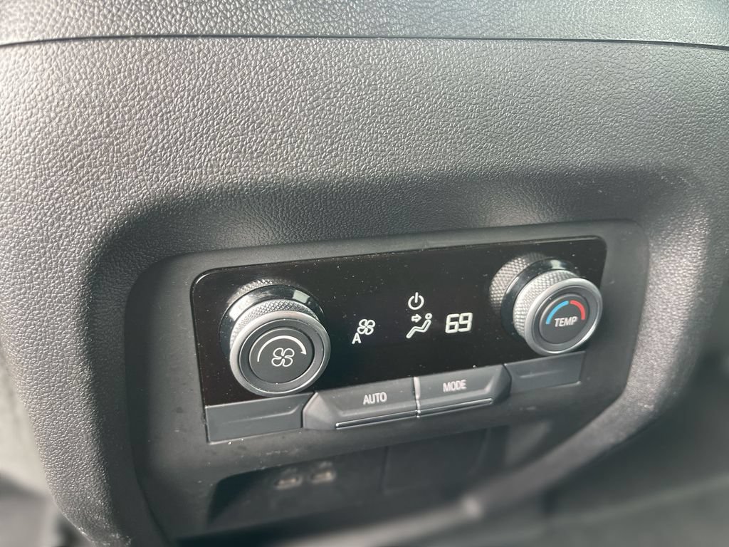 Used 2025 Buick Enclave Preferred AWD/4WD image 41