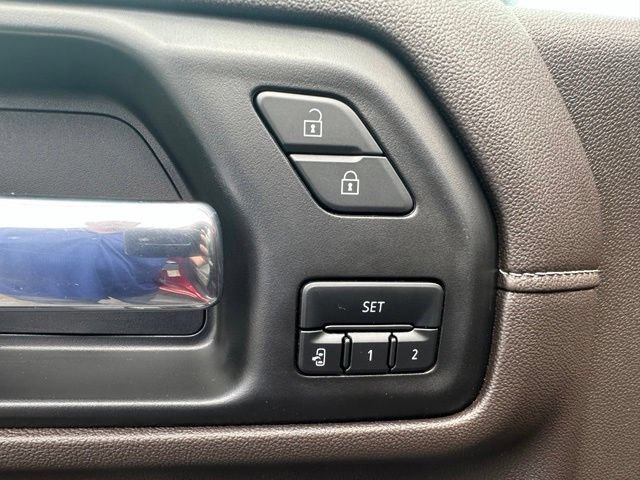 Used 2022 Chevrolet Silverado 2500 LTZ w/ LTZ Convenience Package AWD/4WD image 17