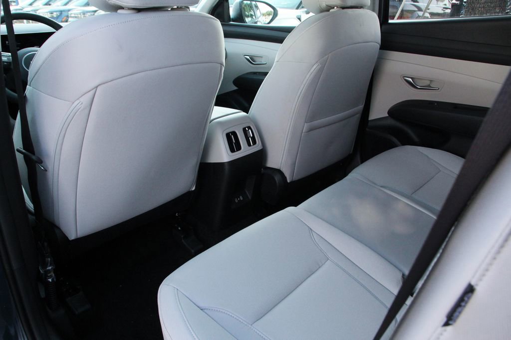 Used 2026 Hyundai Tucson SEL FWD image 16