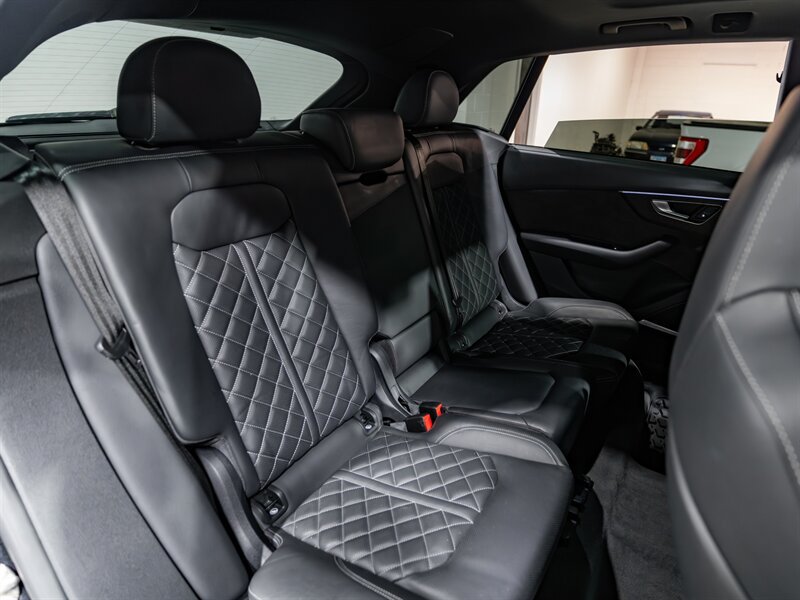 Used 2020 Audi SQ8 Prestige AWD/4WD image 27