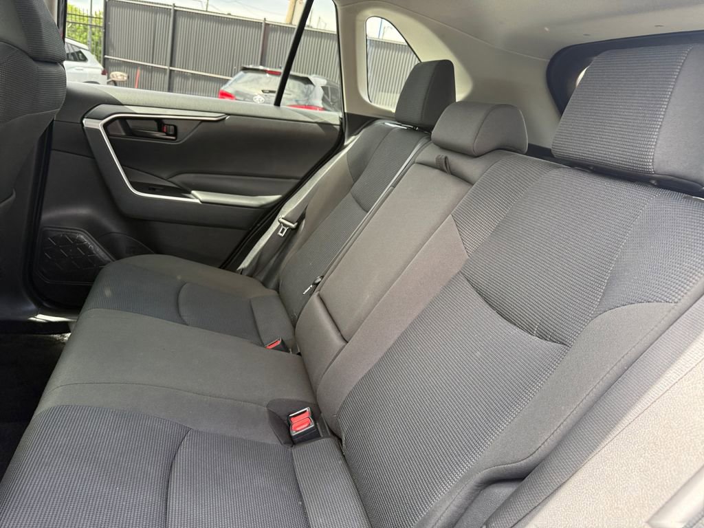 Used 2025 Toyota RAV4 LE AWD/4WD image 25