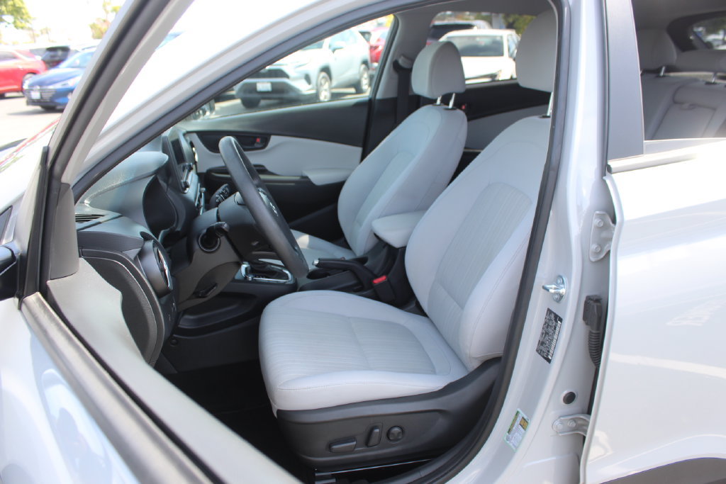 Used 2023 Hyundai Kona SEL FWD image 12
