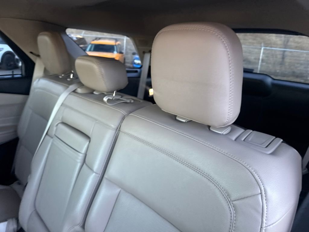 Certified 2023 Ford Explorer Limited w/ Limited Technology Package image 19