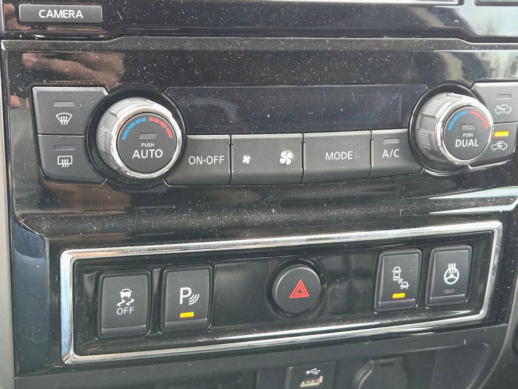 Used 2018 Nissan Titan Platinum Reserve w/ Platinum Utility Package image 19