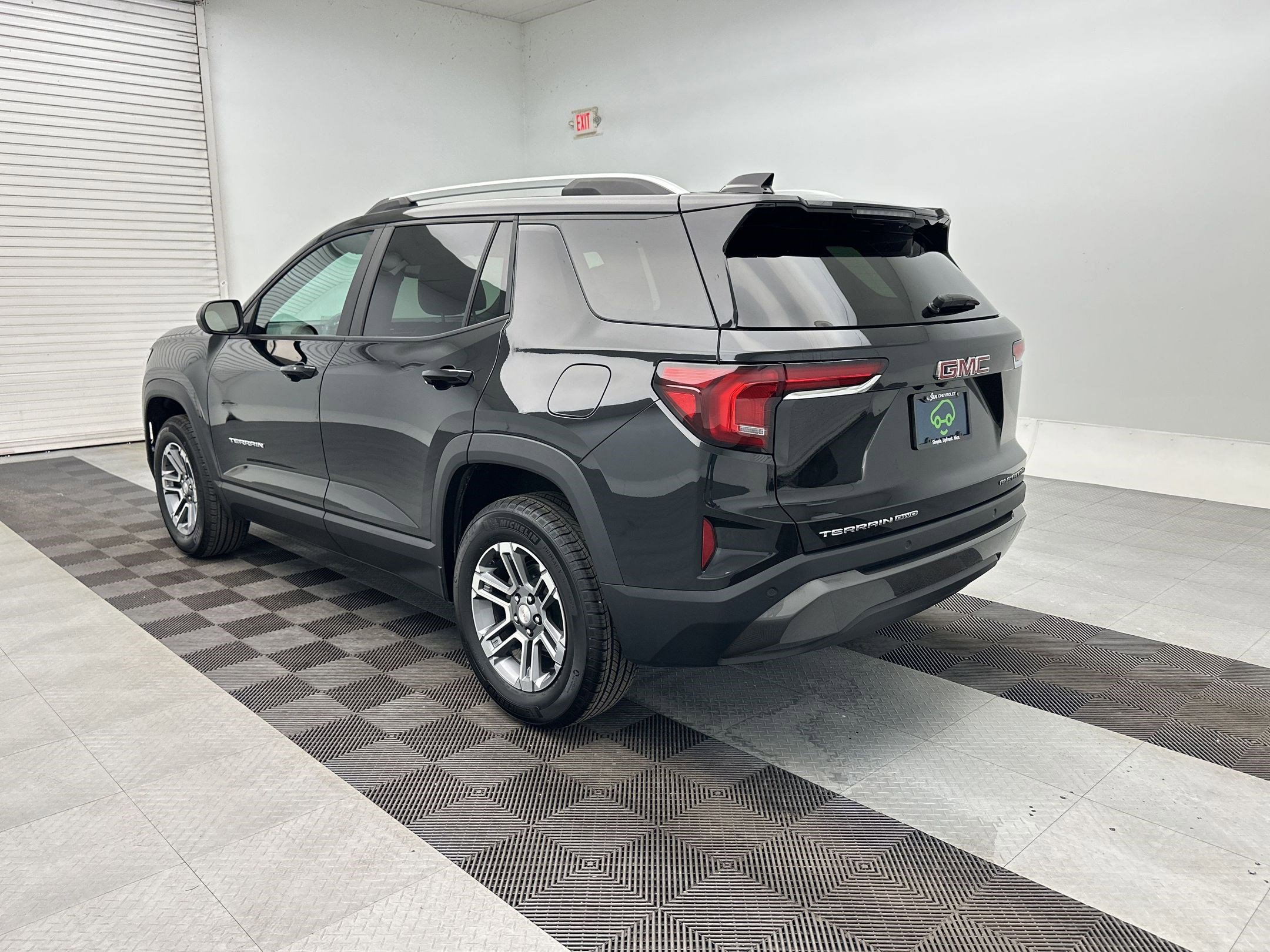 Certified 2025 GMC Terrain Elevation w/ Elevation Premium Package AWD/4WD image 3