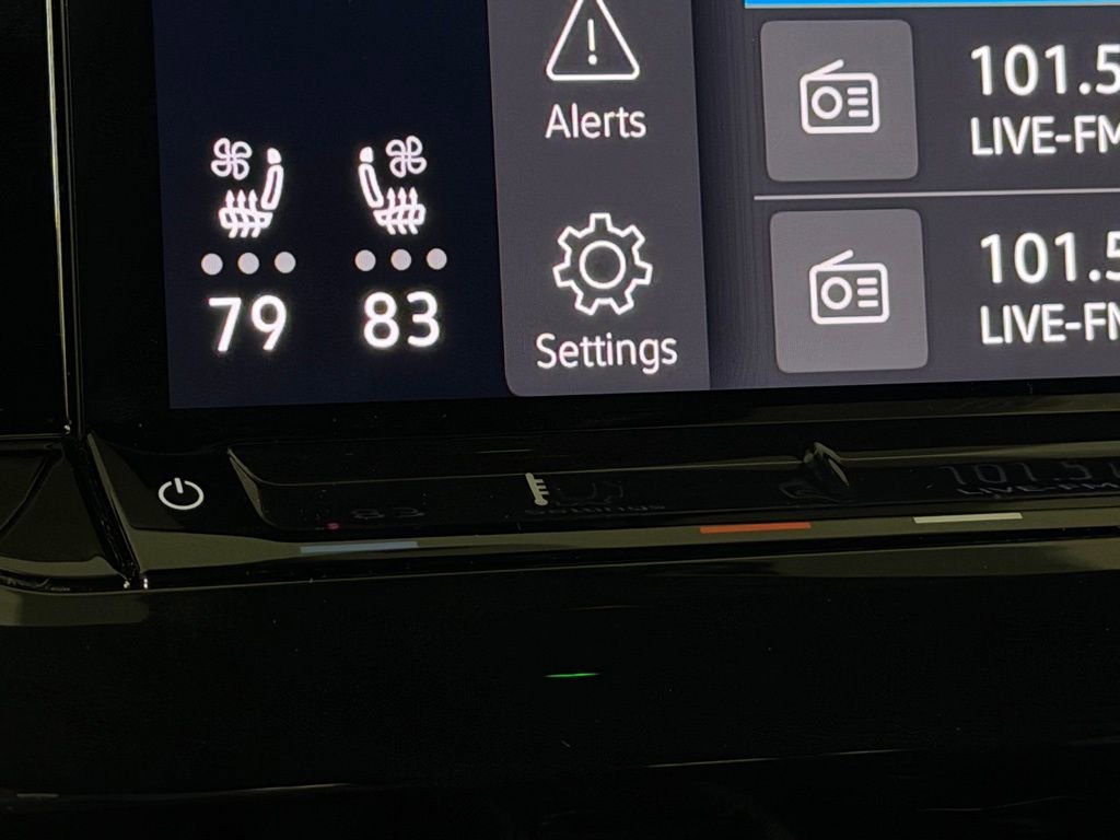 Used 2025 Volkswagen Atlas Cross Sport SE AWD/4WD image 20