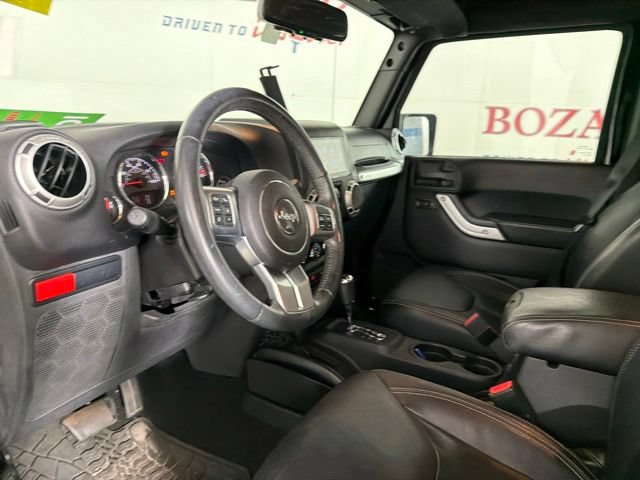 Used 2016 Jeep Wrangler Unlimited Rubicon AWD/4WD image 12