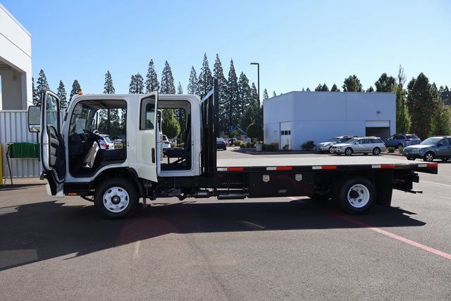 New 2025 Chevrolet Low Cab Forward image 3