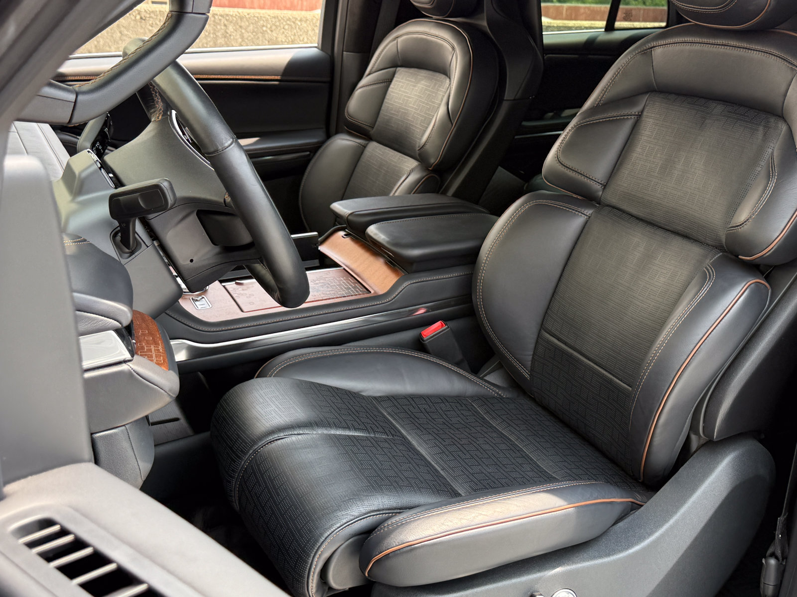 Certified 2025 Lincoln Navigator L Black Label AWD/4WD image 34