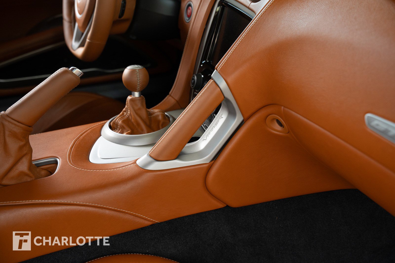 Used 2013 SRT Viper GTS w/ GTS Laguna Interior Pkg image 39