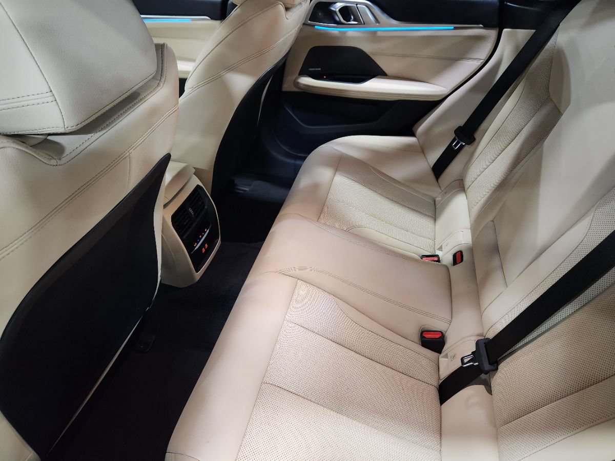 Used 2025 BMW i4 eDrive40 w/ Premium Package RWD image 51