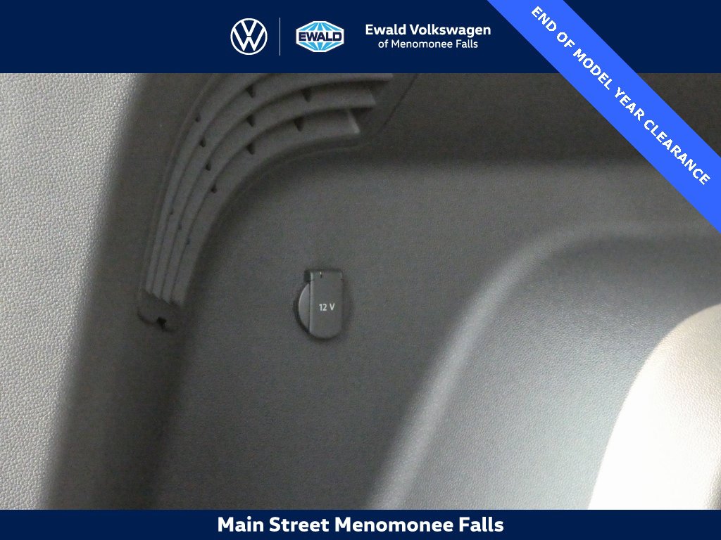 New 2025 Volkswagen Atlas Cross Sport SE image 24