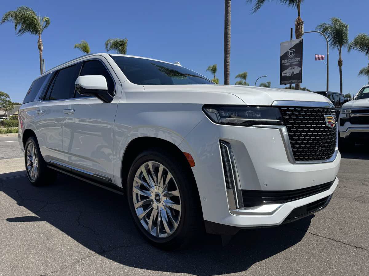 Used 2021 Cadillac Escalade Premium Luxury w/ Driver Assist Tech Package AWD/4WD image 10