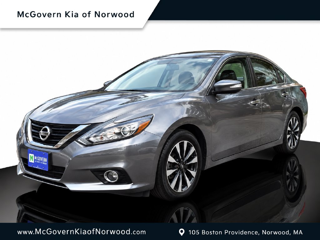 Used 2018 Nissan Sentra SR w/ Technology Package FWD image 1