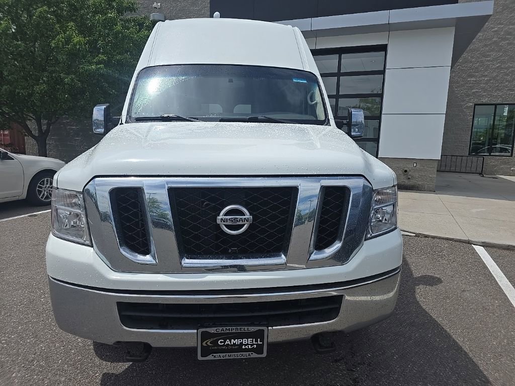 Used 2016 Nissan NV 3500 SL w/ Technology Package RWD image 2