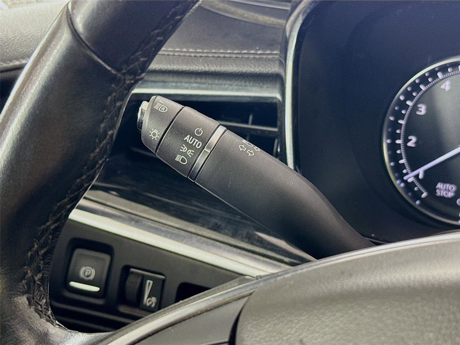 Used 2020 Cadillac XT5 Premium Luxury image 7