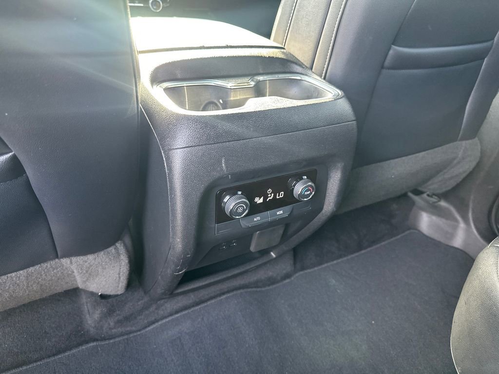 Used 2024 Chevrolet Traverse LT FWD image 33