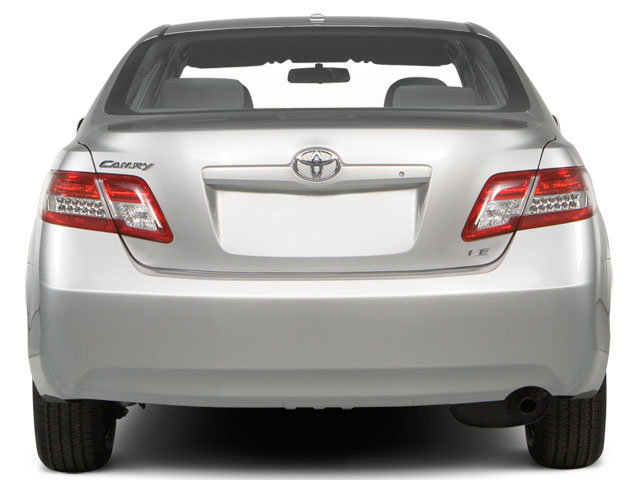 Used 2010 Toyota Camry LE FWD image 5