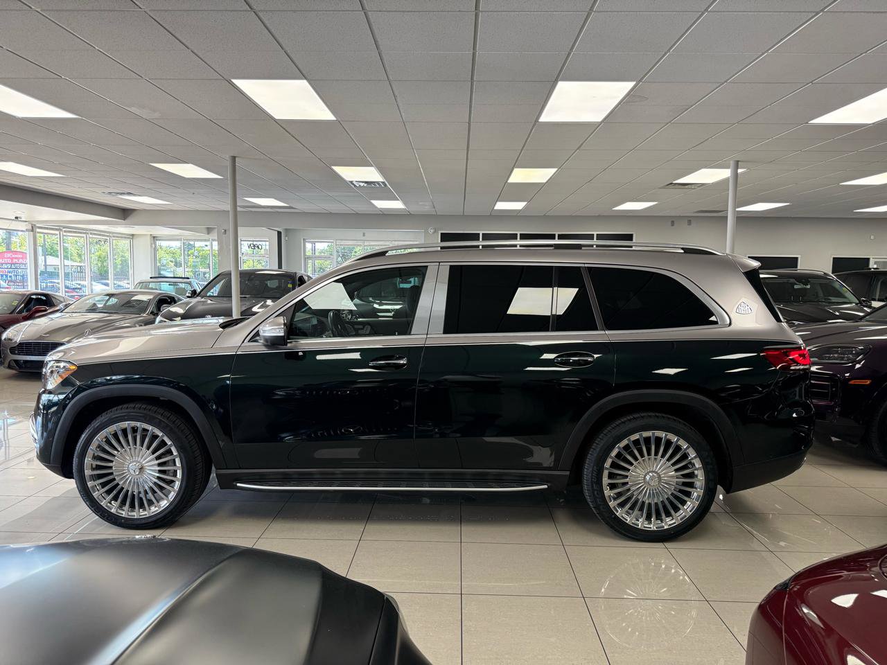 Used 2021 Mercedes-Benz GLS 450 4MATIC image 4