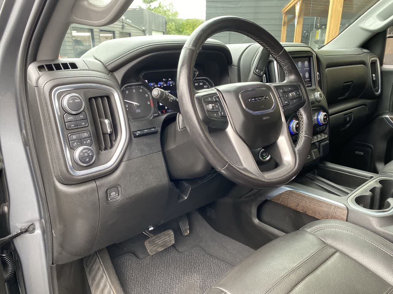 Used 2021 GMC Sierra 1500 Denali w/ Denali Ultimate Package AWD/4WD image 2
