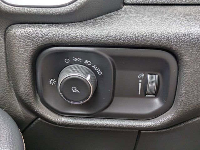 Used 2022 RAM 2500 Big Horn AWD/4WD image 23