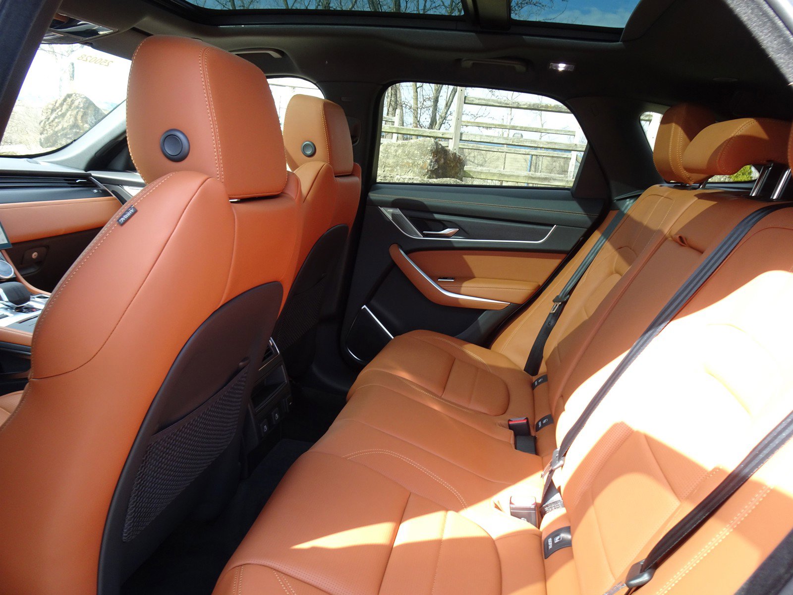 New 2025 Jaguar F-PACE R-Dynamic S image 22