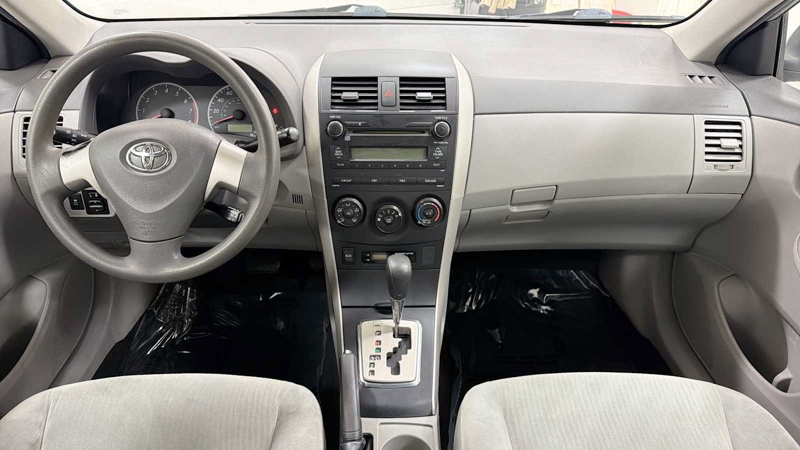 Used 2010 Toyota Corolla LE FWD image 24