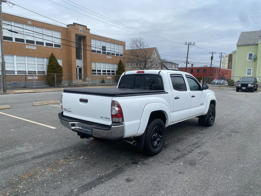 Used 2014 Toyota Tacoma 4x4 Double Cab w/ SR5 Package image 5