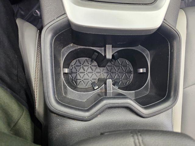Used 2022 Toyota RAV4 XLE Premium image 25