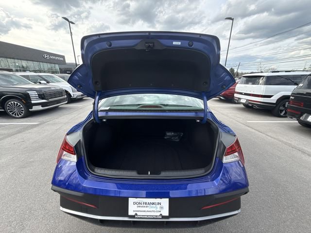 New 2026 Hyundai Elantra Hybrid FWD image 22