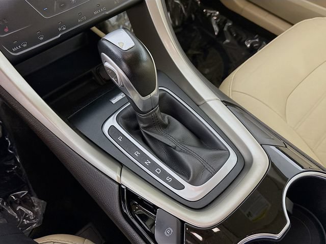 Used 2014 Ford Fusion SE w/ Equipment Group 202A FWD image 19