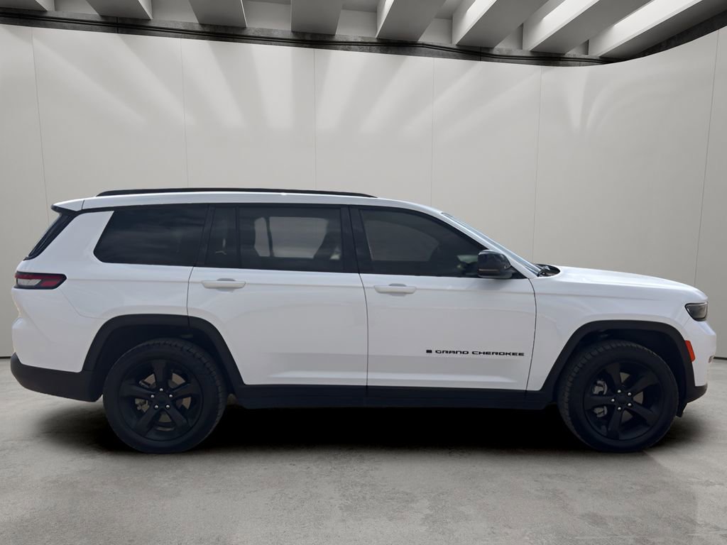 Used 2024 Jeep Grand Cherokee L Limited w/ Black Appearance Package image 6