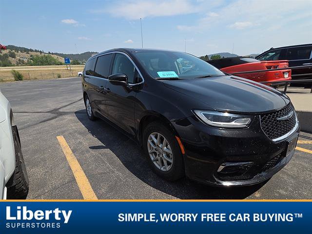 Used 2023 Chrysler Pacifica Touring-L