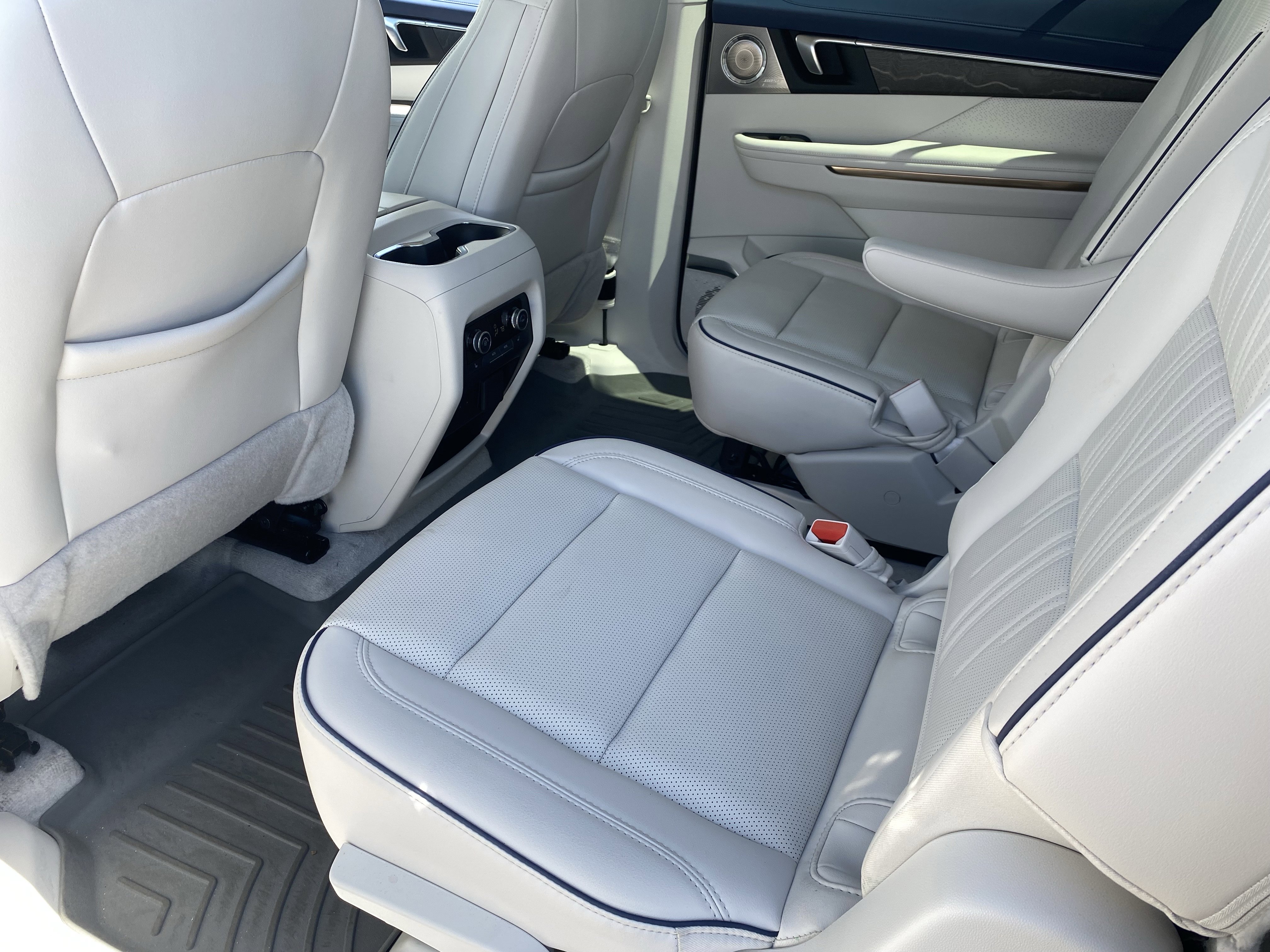 Used 2025 Buick Enclave Avenir FWD image 15