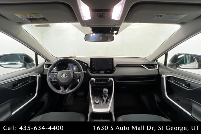 Used 2022 Toyota RAV4 LE AWD/4WD image 9