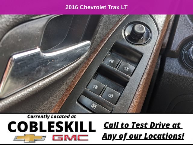 Used 2016 Chevrolet Trax LT w/ LT Convenience Package AWD/4WD image 31