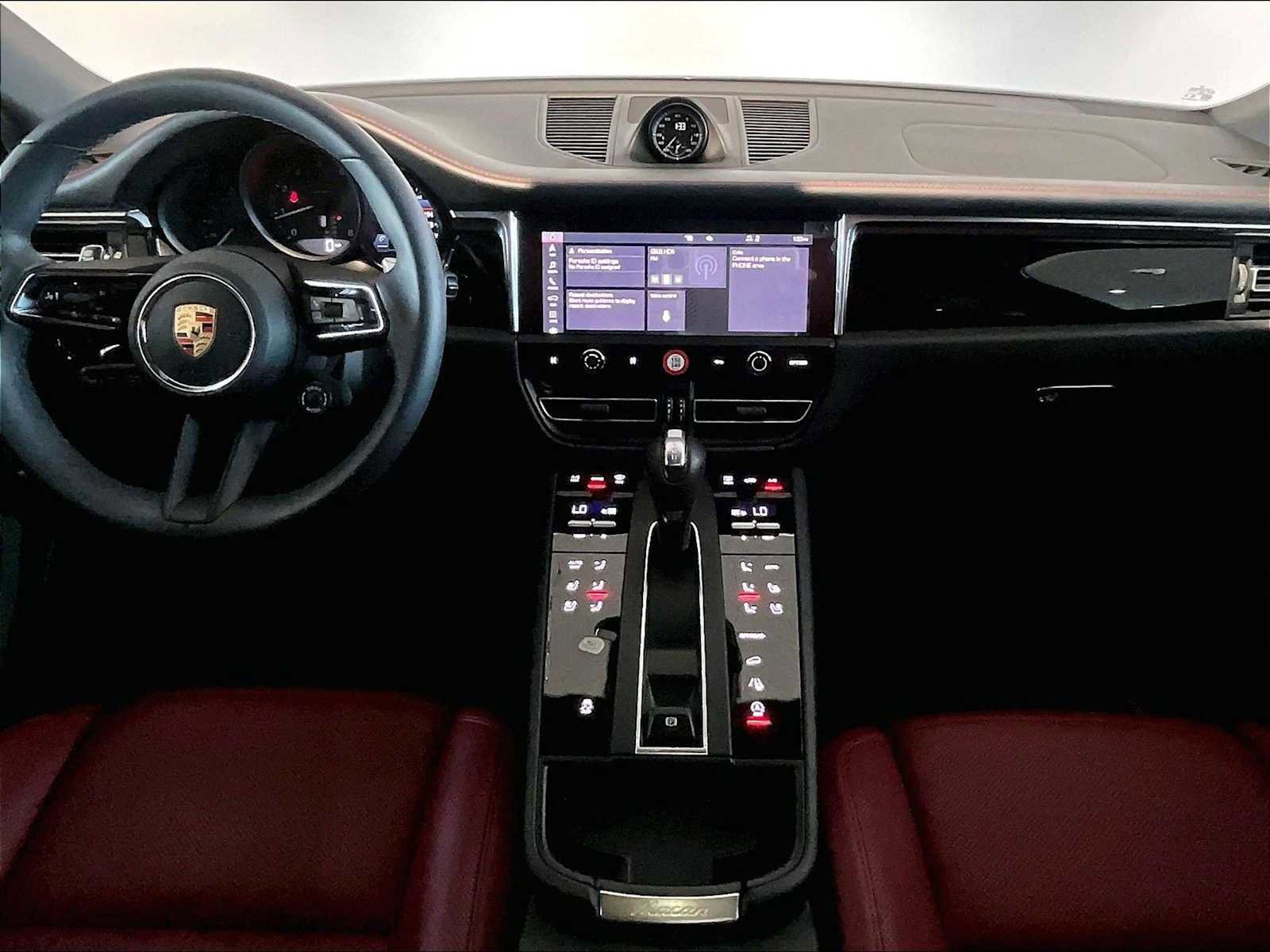 Used 2025 Porsche Macan image 17