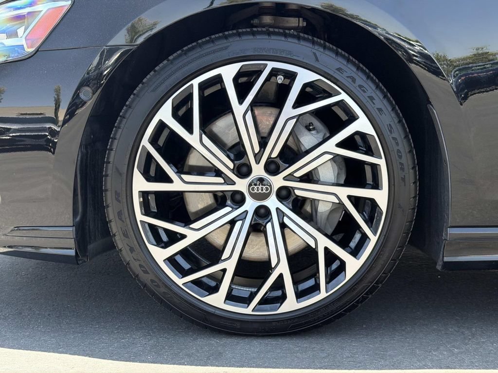 Used 2024 Audi A8 L 3.0T AWD/4WD image 30