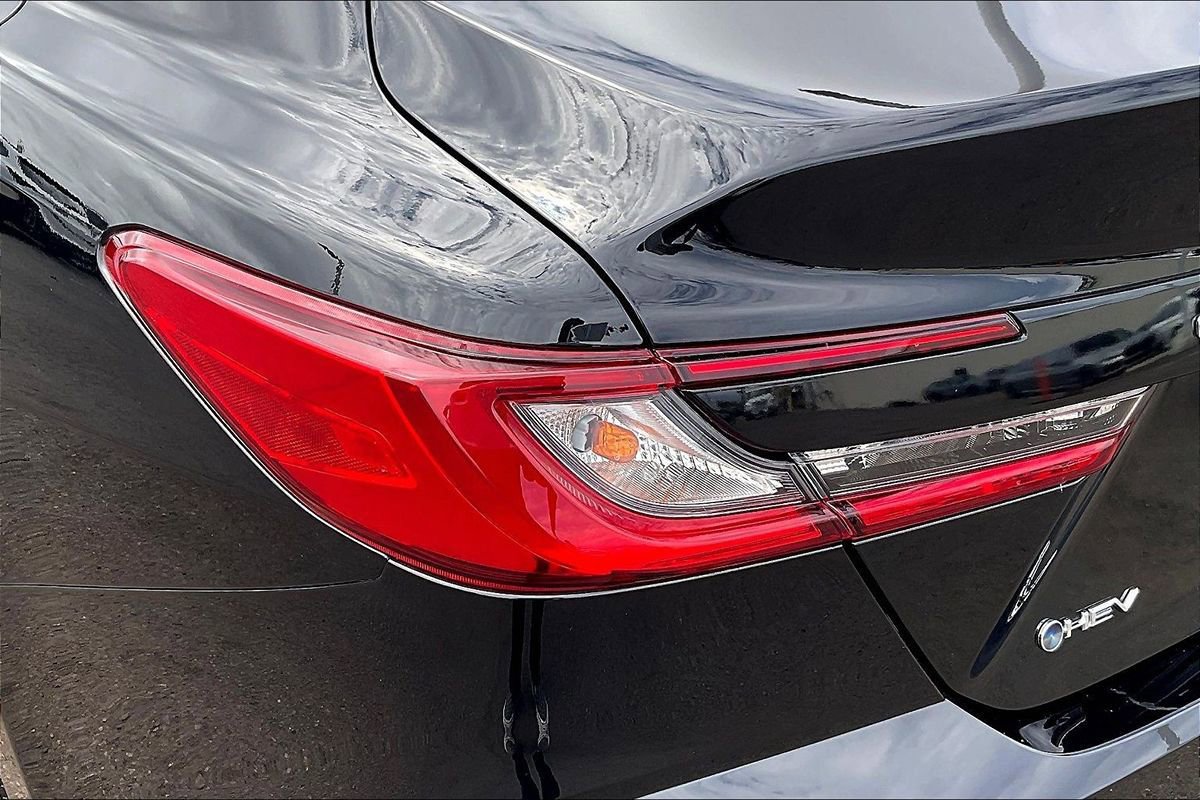 Used 2025 Toyota Camry LE FWD image 27