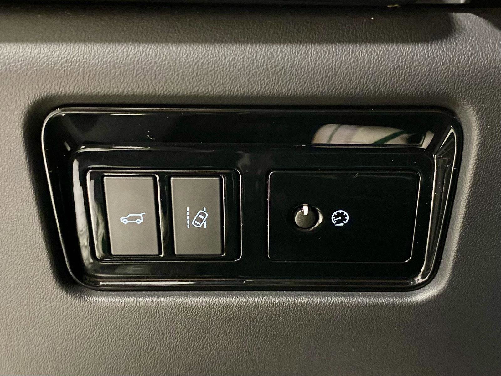 Used 2018 Jaguar F-PACE Prestige AWD/4WD image 28