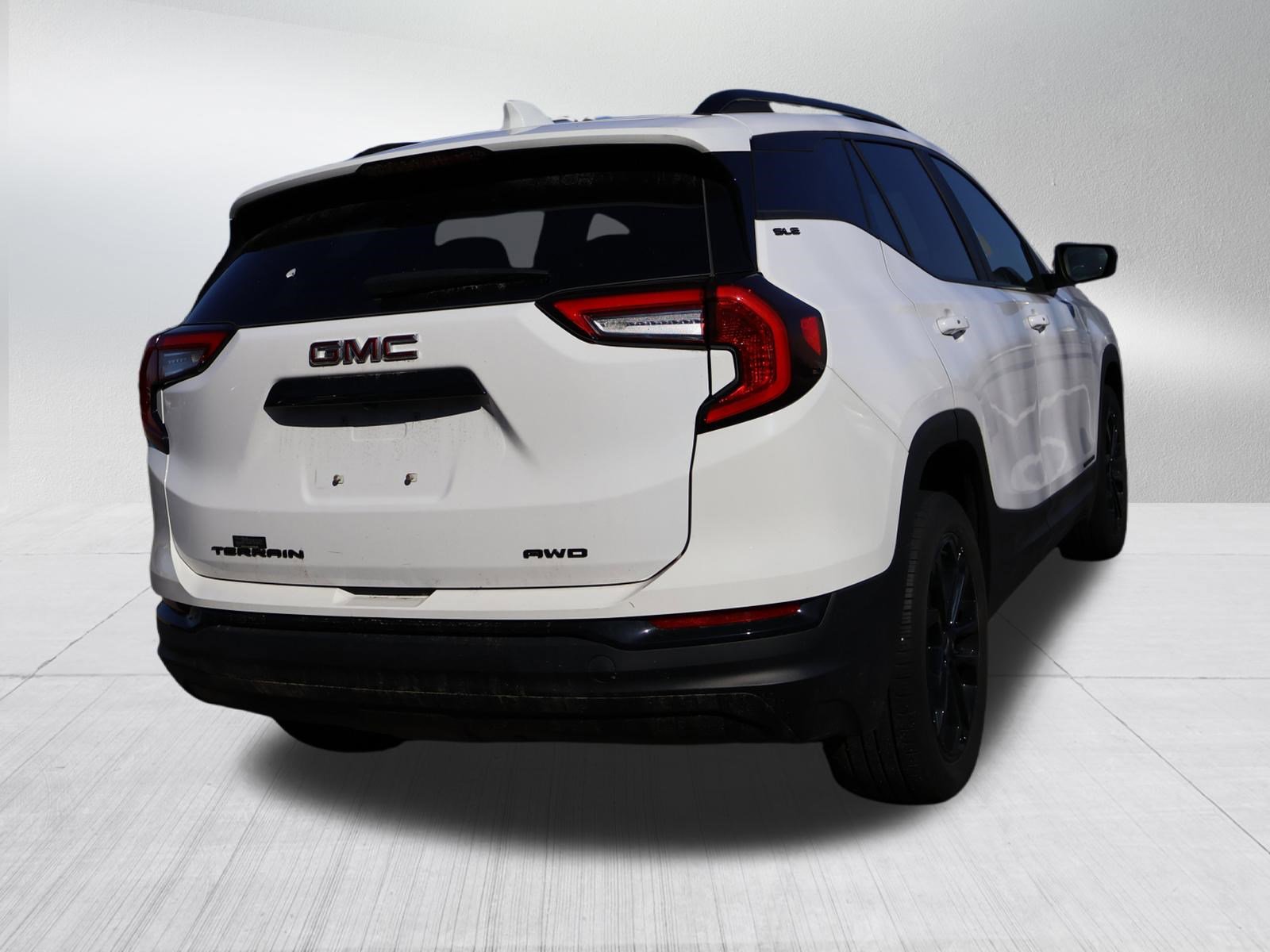 Used 2022 GMC Terrain SLE w/ Driver Convenience Package AWD/4WD image 7