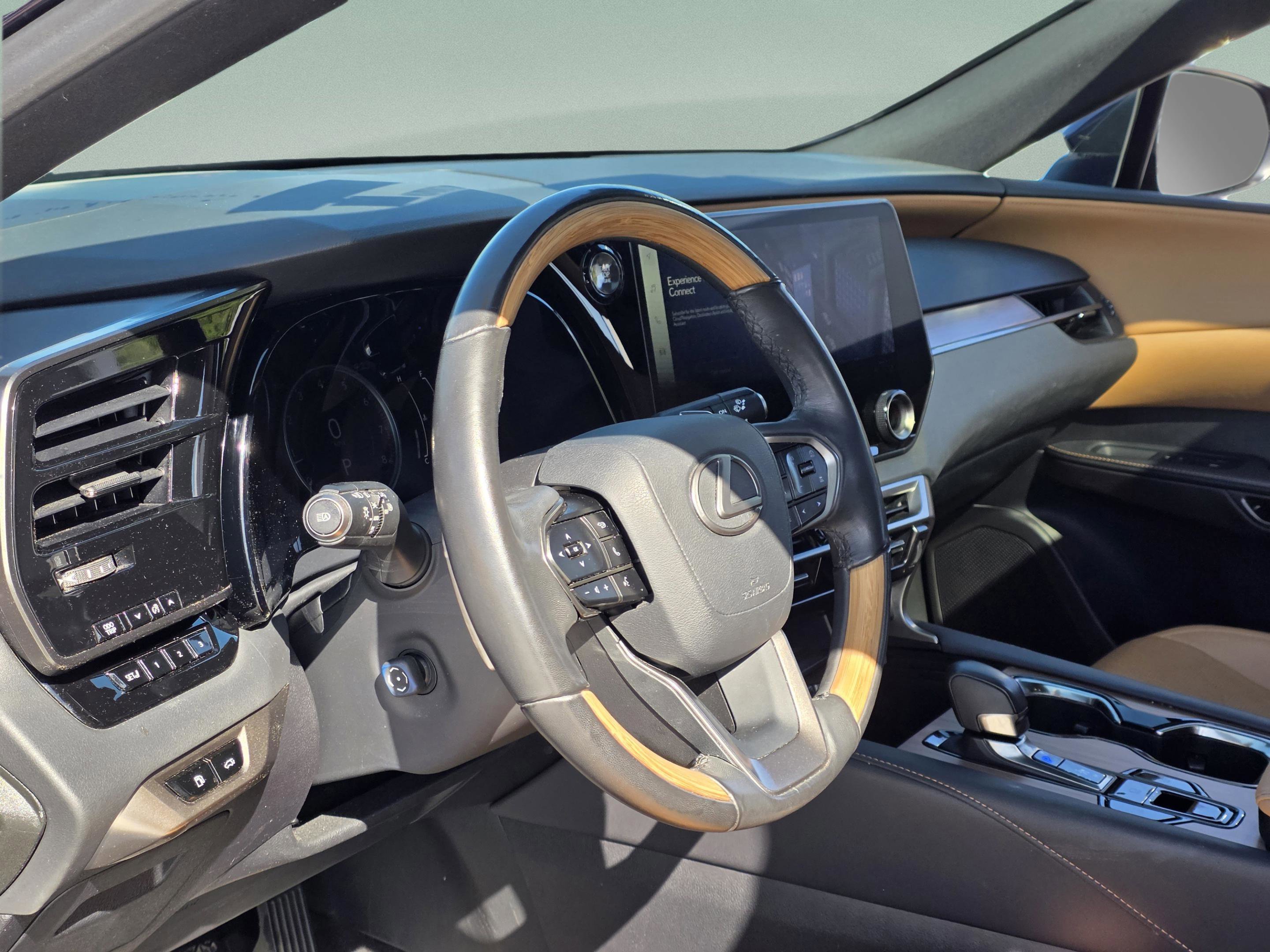 Used 2024 Lexus RX 350 Premium Plus w/ Accessory Package (P2) FWD image 11