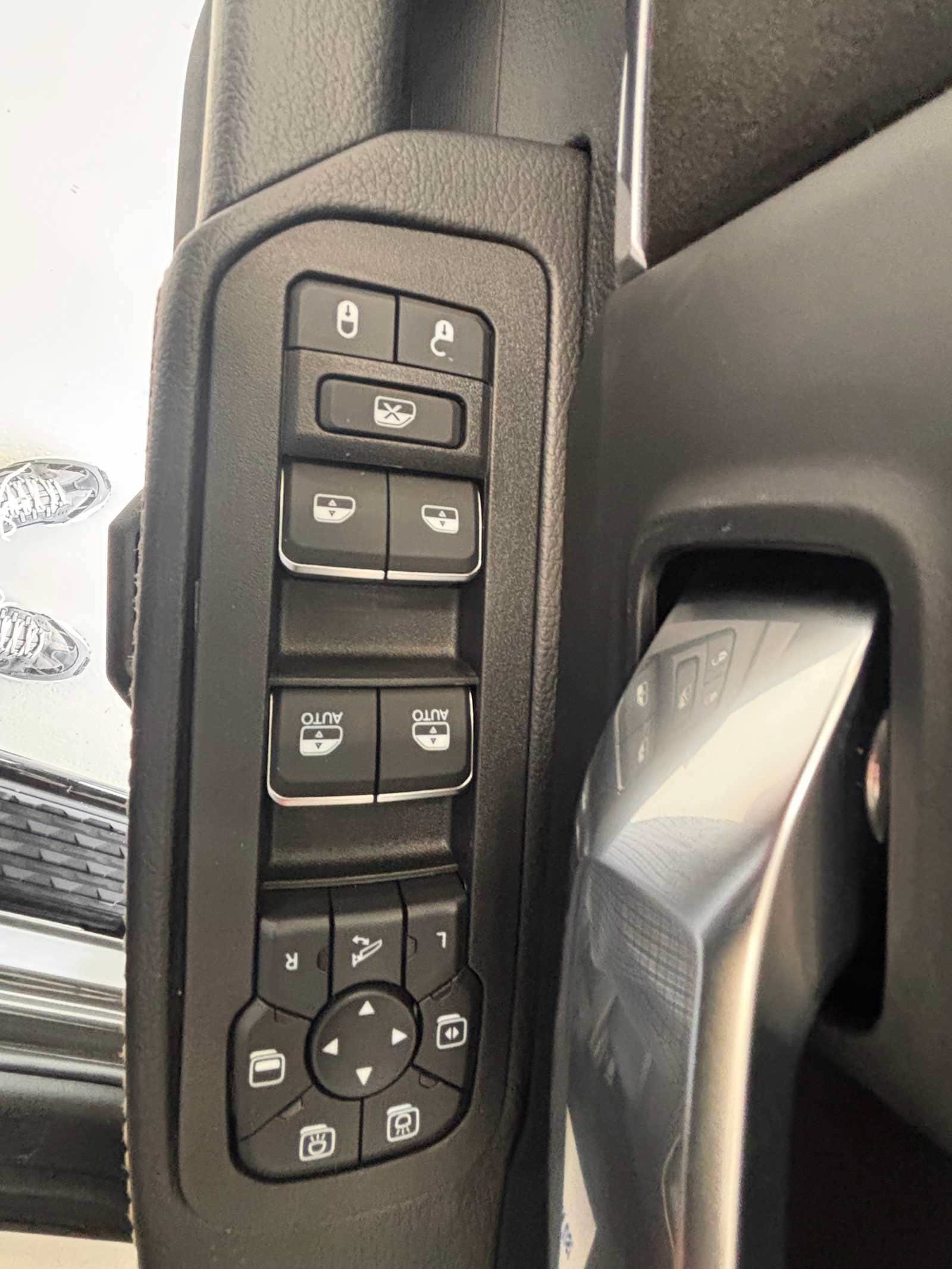 New 2026 RAM 2500 Laramie w/ Night Edition AWD/4WD image 17