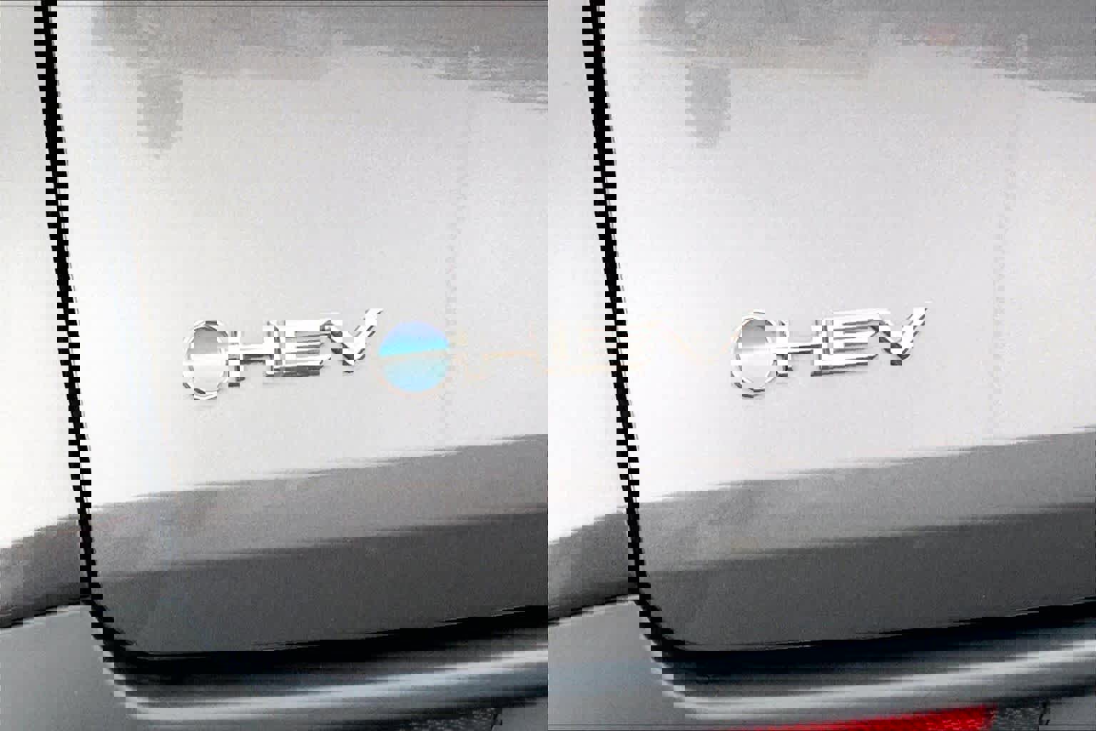 Used 2025 Toyota Sienna LE image 31